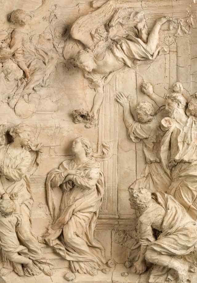 Arkaden eines Kreuzgangs als Symbol romanischer Ursprünge