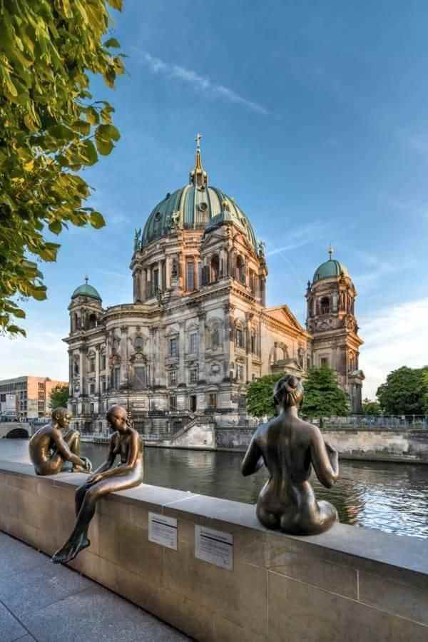 Berliner Museumsinsel mit Berliner Dom und Kolonnaden